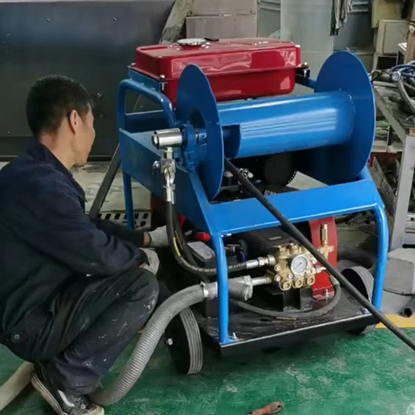 汽油機驅動疏通機進小區疏通清洗下水道