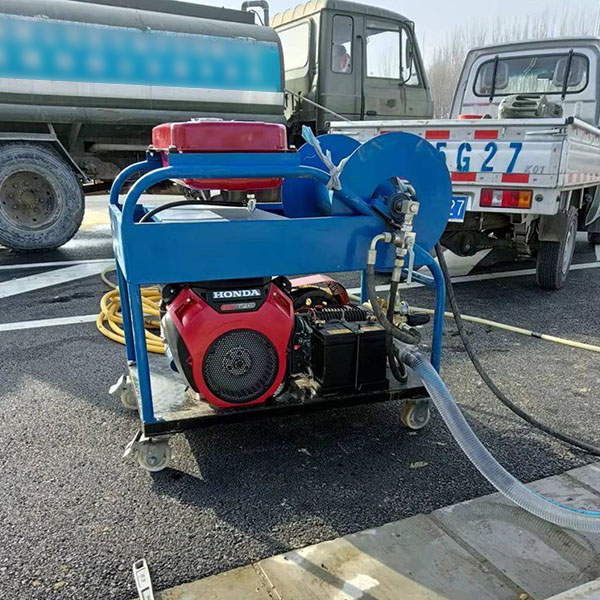 市政下水道高壓疏通機使用現場